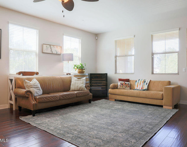 211 Westpark Court - Photo Thumbnail 8