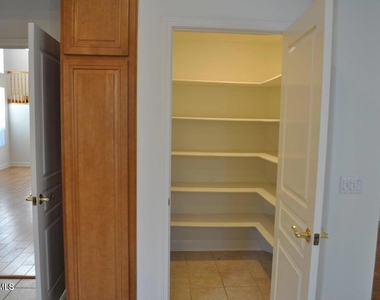 1596 Blue Canyon Street - Photo Thumbnail 7