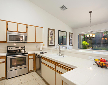 76915 Scimitar Way - Photo Thumbnail 4