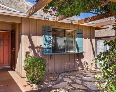 52125 Avenida Cortez - Photo Thumbnail 2
