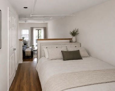322 West 14th Street - Photo Thumbnail 4
