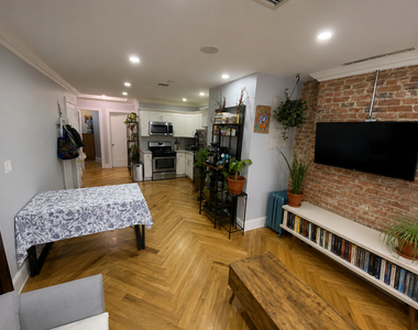 1100 Jefferson Avenue - Photo Thumbnail 2
