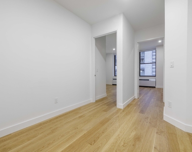 37 Wall Street - Photo Thumbnail 7