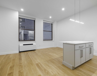 37 Wall Street - Photo Thumbnail 1