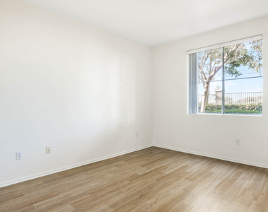 1005 N. Center Avenue - Photo Thumbnail 14