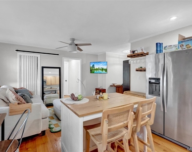 65 W Broadway - Photo Thumbnail 1