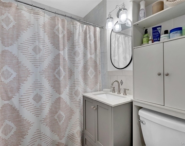 65 W Broadway - Photo Thumbnail 9
