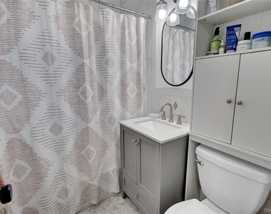 65 W Broadway - Photo Thumbnail 10