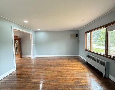 6 Gateway Street - Photo Thumbnail 6