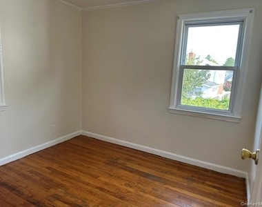 410 Herricks Road - Photo Thumbnail 5