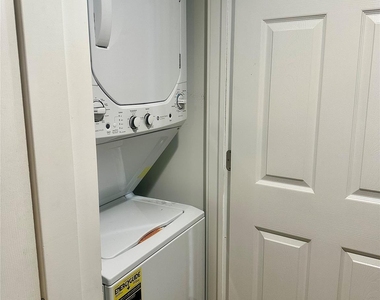 372 Verplanck Avenue - Photo Thumbnail 10