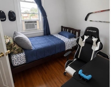 3158 Lincoln Avenue - Photo Thumbnail 5