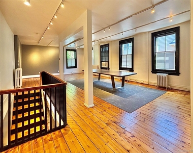 6378 Mill Street - Photo Thumbnail 3
