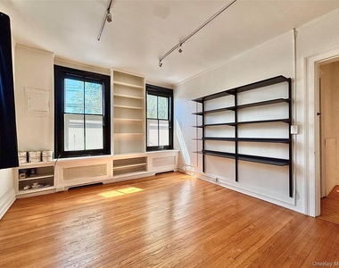 6378 Mill Street - Photo Thumbnail 9