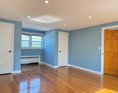 270 Gainsborg Avenue E - Photo Thumbnail 10