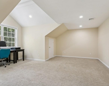 921 Shore Acres Drive - Photo Thumbnail 19