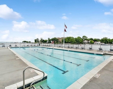 921 Shore Acres Drive - Photo Thumbnail 25