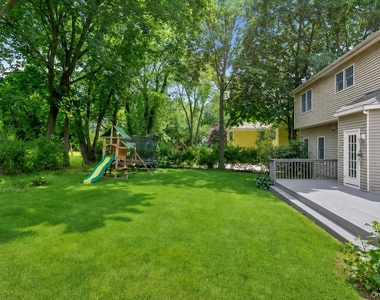 921 Shore Acres Drive - Photo Thumbnail 23