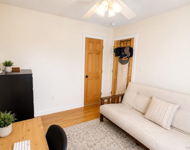 649 W Park Avenue - Photo Thumbnail 8