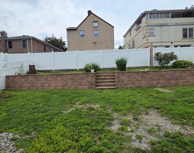 28 Roundhill Drive - Photo Thumbnail 8