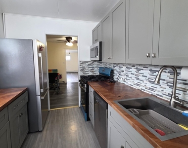 28 Roundhill Drive - Photo Thumbnail 3