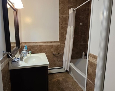 28 Roundhill Drive - Photo Thumbnail 7