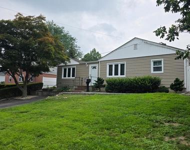 28 Roundhill Drive - Photo Thumbnail 1