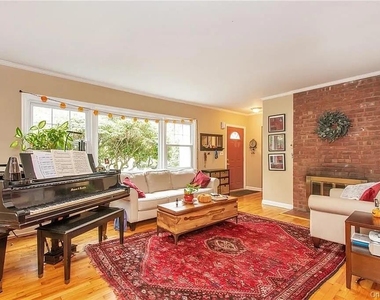 7 Wendover Road - Photo Thumbnail 8