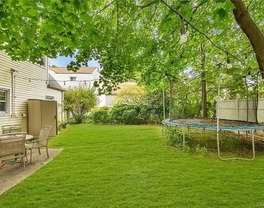 7 Wendover Road - Photo Thumbnail 15