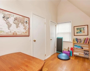 7 Wendover Road - Photo Thumbnail 5