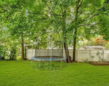 7 Wendover Road - Photo Thumbnail 16