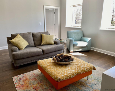 77 Van Dam Street - Photo Thumbnail 5