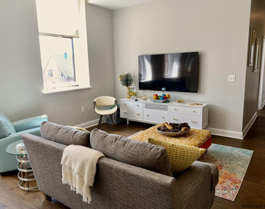 77 Van Dam Street - Photo Thumbnail 14