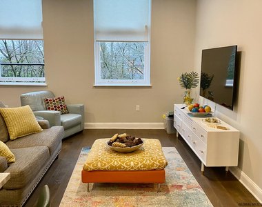 77 Van Dam Street - Photo Thumbnail 7