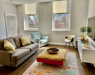 77 Van Dam Street - Photo Thumbnail 3