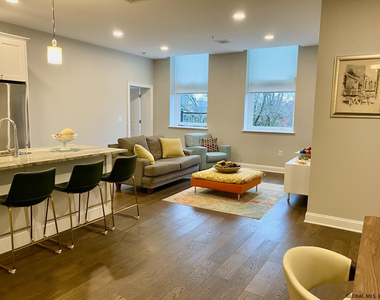 77 Van Dam Street - Photo Thumbnail 4