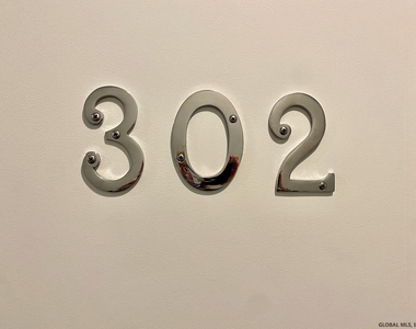 77 Van Dam Street - Photo Thumbnail 2