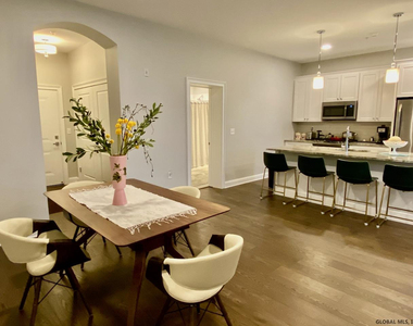 77 Van Dam Street - Photo Thumbnail 16