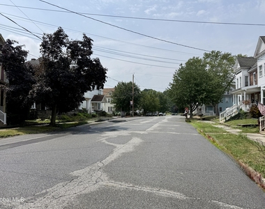 606 Broadway - Photo Thumbnail 1