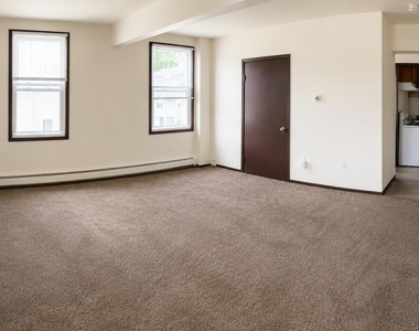 307 Rock Avenue - Photo Thumbnail 1