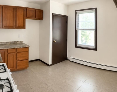 307 Rock Avenue - Photo Thumbnail 2