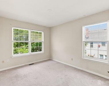 315 Birch Court - Photo Thumbnail 12