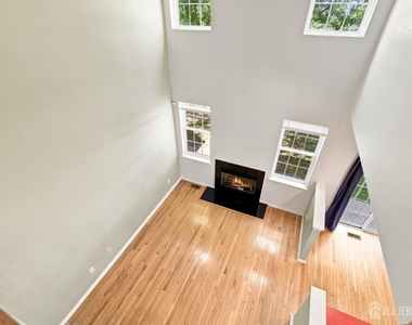 315 Birch Court - Photo Thumbnail 10