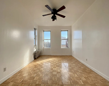 253 Nassau Avenue - Photo Thumbnail 5