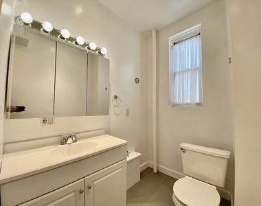 253 Nassau Avenue - Photo Thumbnail 7