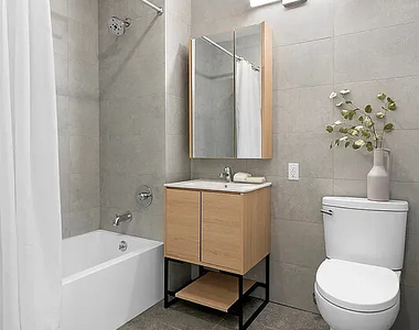 4-34 26th Avenue - Photo Thumbnail 2