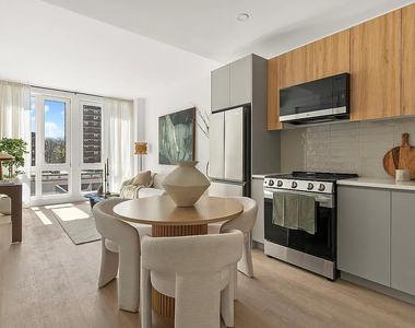 4-34 26th Avenue - Photo Thumbnail 2