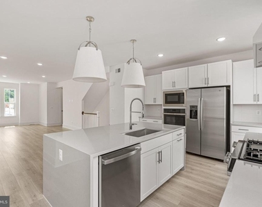 9207 Forkleaf Oak Dr - Photo Thumbnail 15