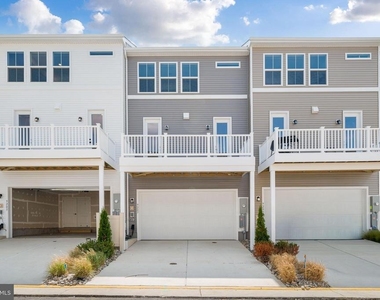 9207 Forkleaf Oak Dr - Photo Thumbnail 44
