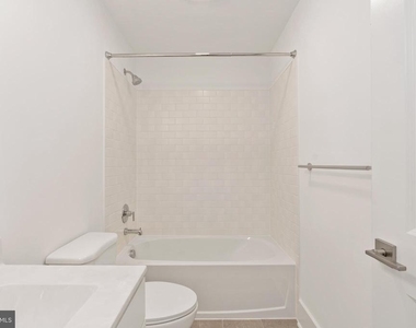 9207 Forkleaf Oak Dr - Photo Thumbnail 40